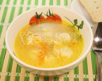 Суп с клецками на курином бульоне