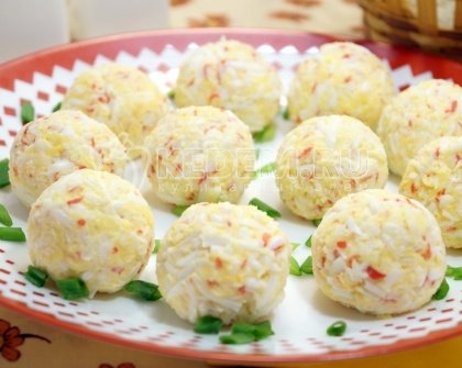 Сырные шарики с крабовыми палочками